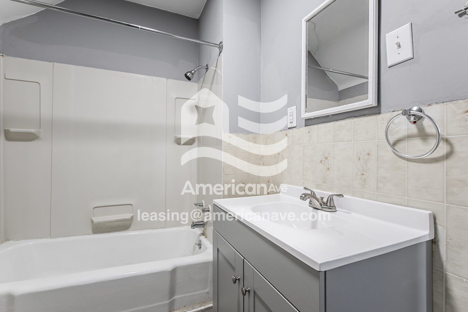 Building Photo - 1611 4th Ave