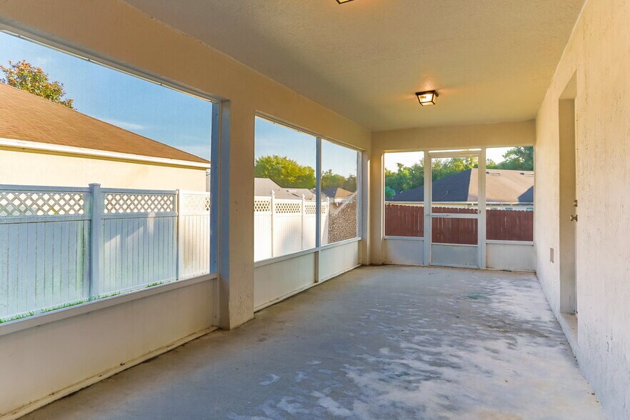 Building Photo - 4131 Half Moon Cir
