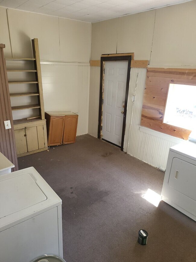 Building Photo - 327-329 6th Ave