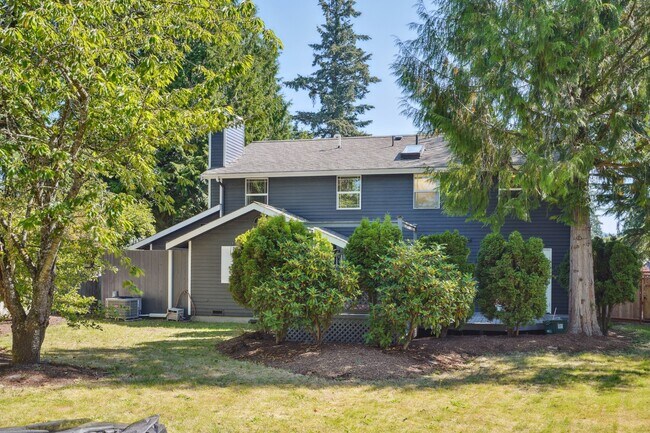 Building Photo - 2119 Duvall Ave NE