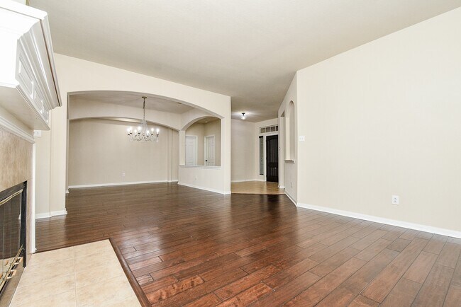 Building Photo - 9135 Edgeloch Dr