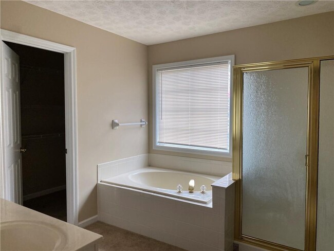 Building Photo - 3400 Palm Cir