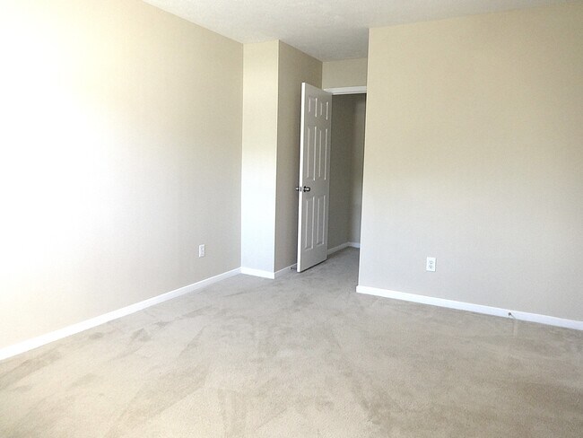 Building Photo - 22011 Willow Shadows Dr