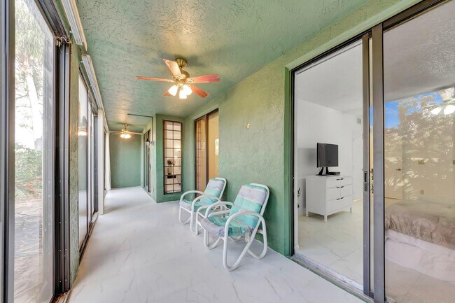 Building Photo - 7844 La Mirada Dr