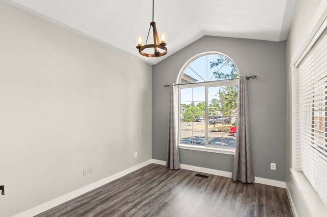 Building Photo - Beautifully Remodeled 3 Bedroom in Gresham...
