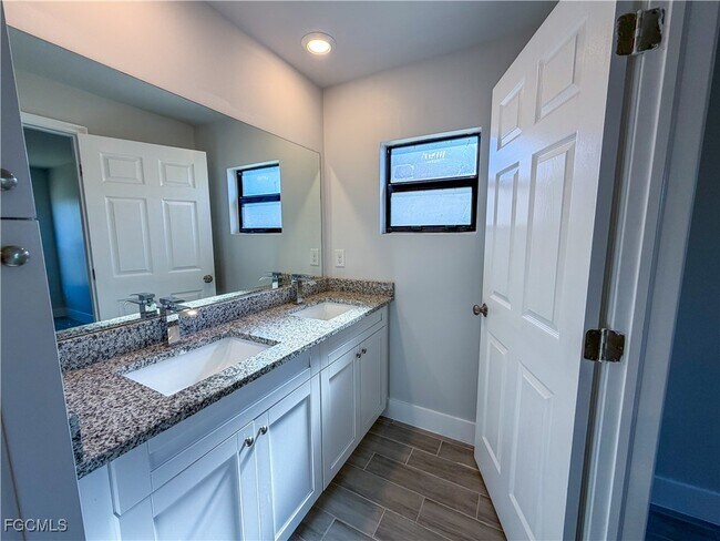 Building Photo - 3716 SW 16th Pl