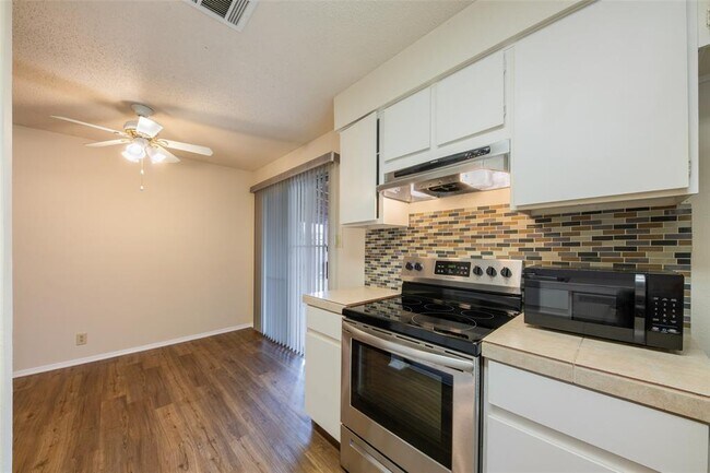 Building Photo - 2605 Brickford Cove