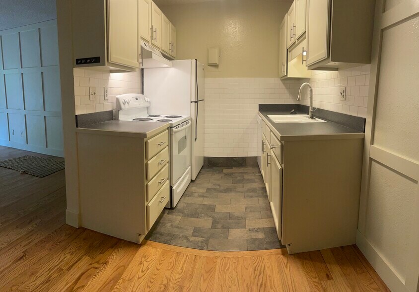 Building Photo - 3250 O'Neal Cir