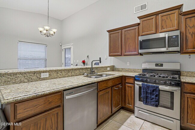 Building Photo - 14383 High Rock Dr