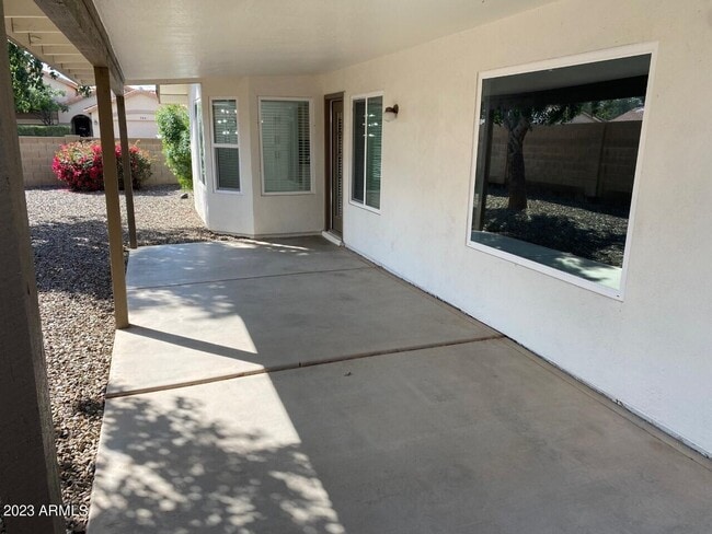 Building Photo - 1027 E Hearne Way