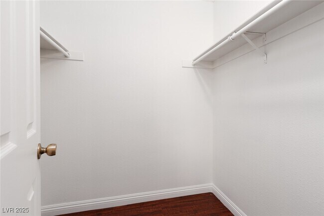 Building Photo - 5576 W Rochelle Ave.