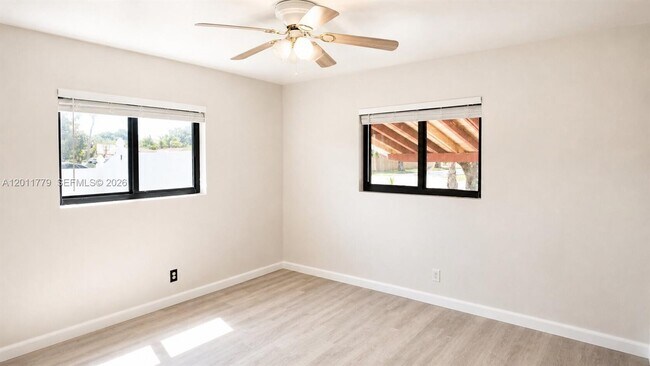 Building Photo - 6701 Pershing St