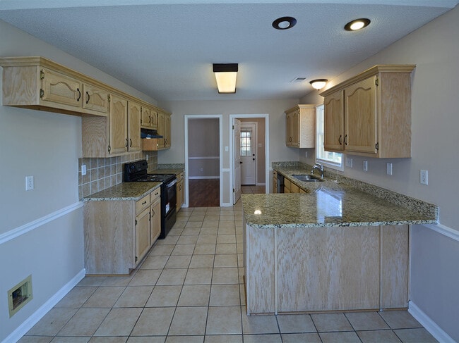 Building Photo - 4 Bed, 2 Bath in Cordova near Walnut Grove