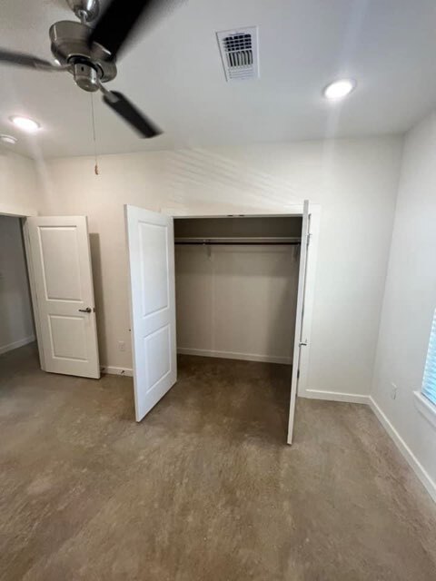 Building Photo - 111 Coon Trl