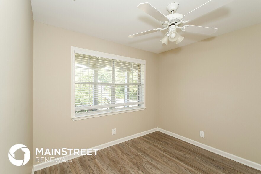 Building Photo - 9490 Cumberland Oaks Dr