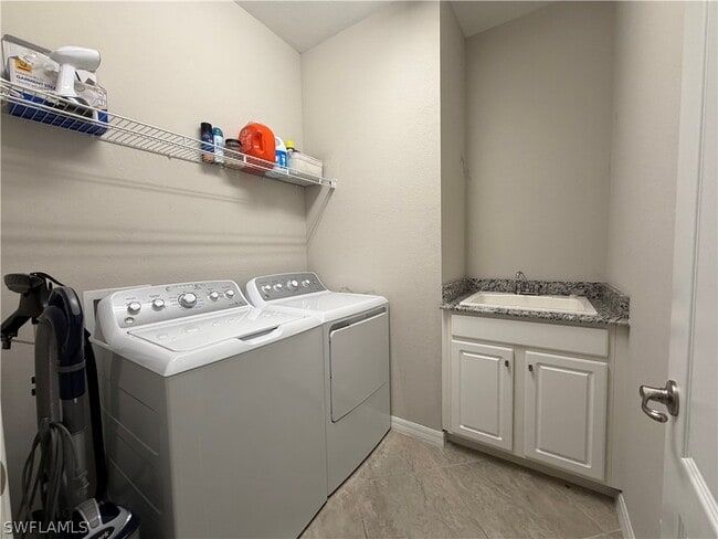 Building Photo - 4284 Raffia Palm Cir