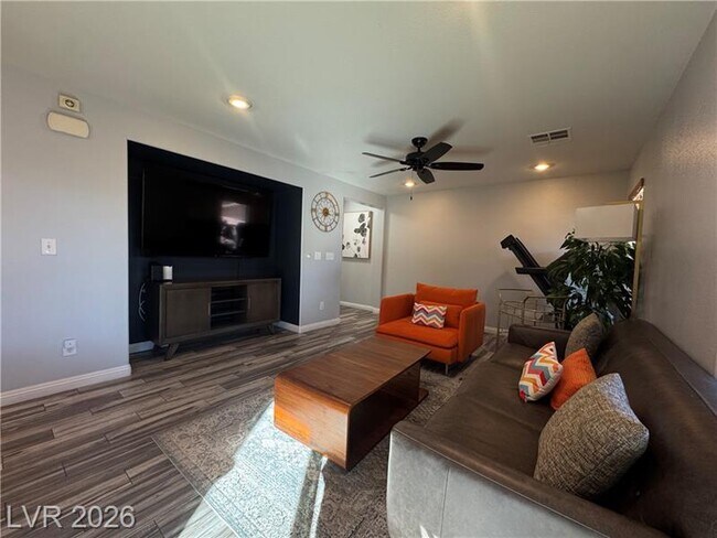 Building Photo - 9253 Valley Ranch Ave