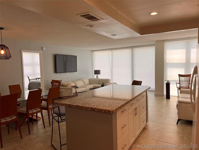 Building Photo - 531 N Ocean Blvd