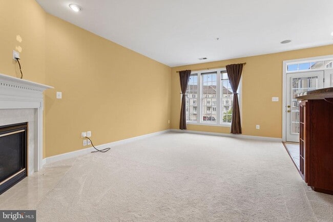 Building Photo - 3675 Spring Hollow Ln