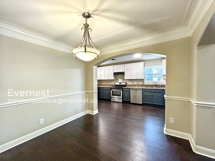 Building Photo - 2701 Deeringhill Dr