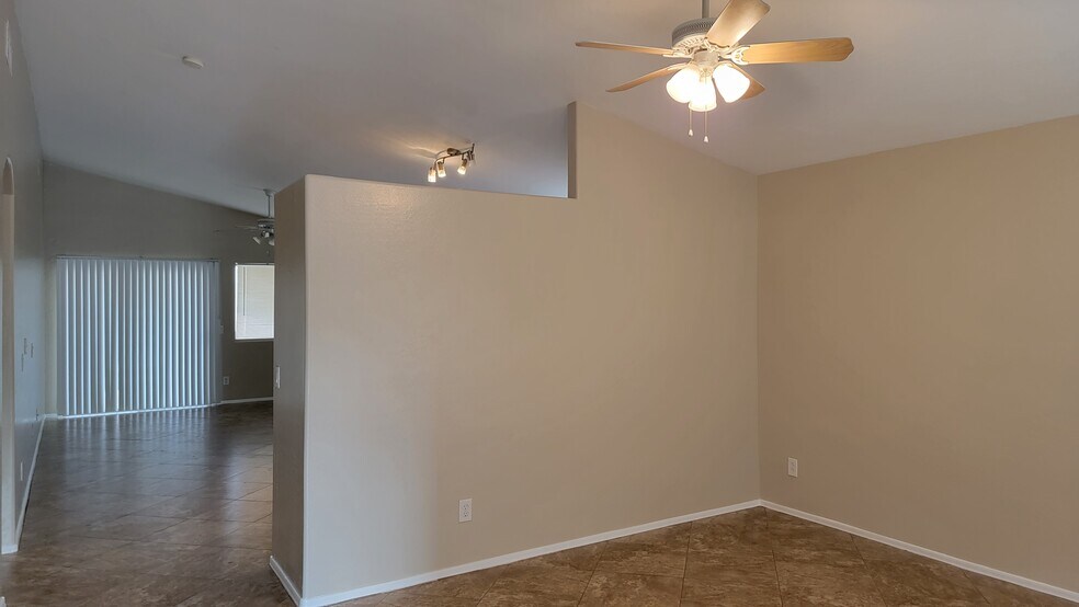 Building Photo - 11311 N 153rd Dr