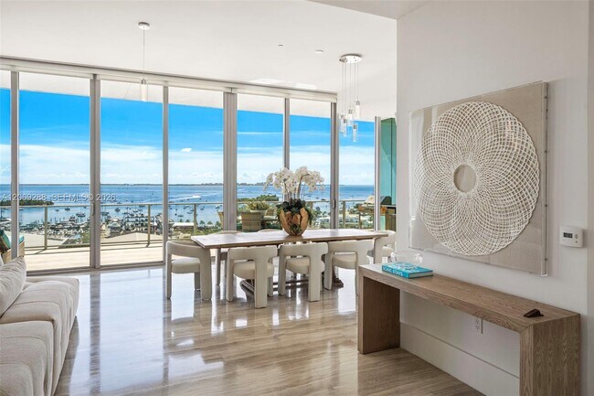 Building Photo - 2675 S Bayshore Dr