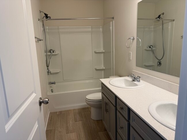 Building Photo - Gorgeous 4 beds 2.5 baths in Johnstown