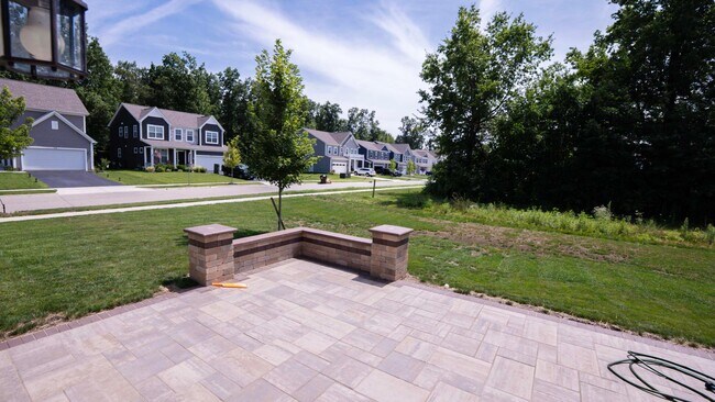 Building Photo - 7320 Blackwell Dr