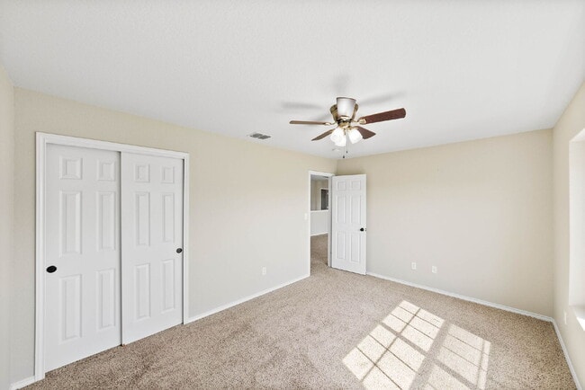 Building Photo - Flexible 5-Bedroom Rental Home in Alamo Ra...