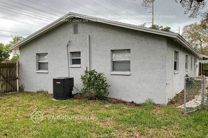 Building Photo - 992 Union St