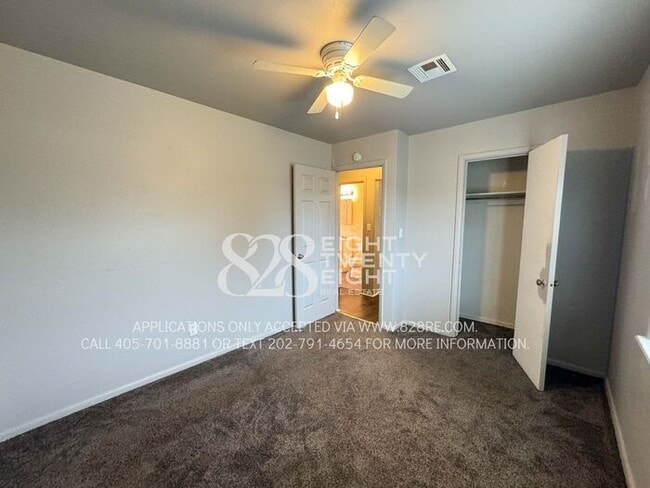 Building Photo - AVAILABLE NOW! Cute 2 Bed/1 Bath Single Fa...