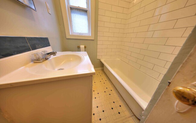 Building Photo - 4153 Potomac St