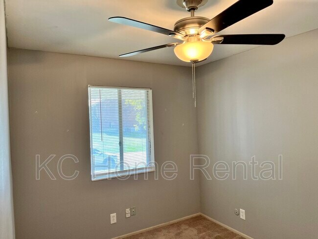 Building Photo - 2212 NE 77th St