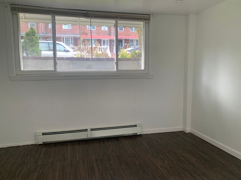 Building Photo - 3334 Kingsland Ave