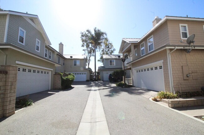 Building Photo - 785 E Port Hueneme Rd