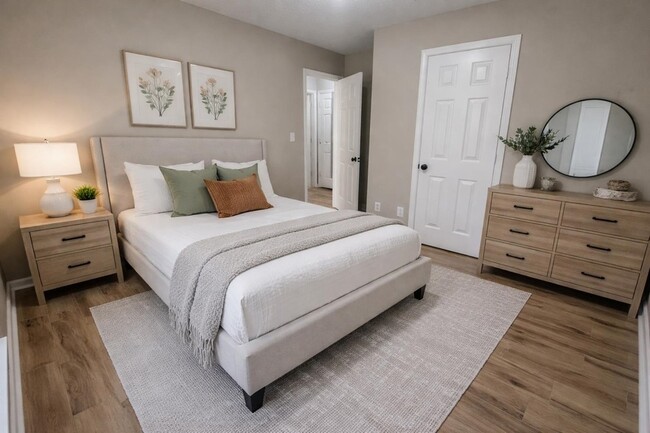 Building Photo - 5457 Sundale Way S