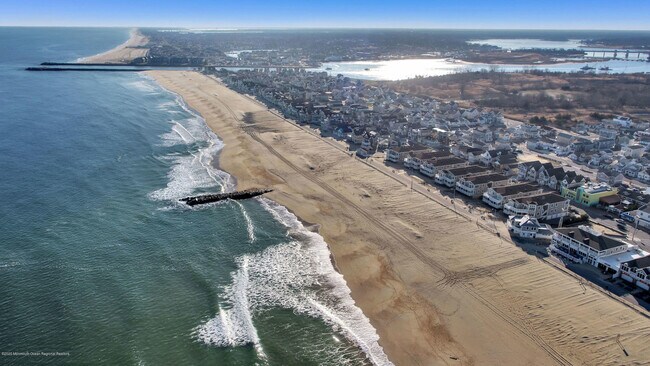 Building Photo - 209 Beach Front