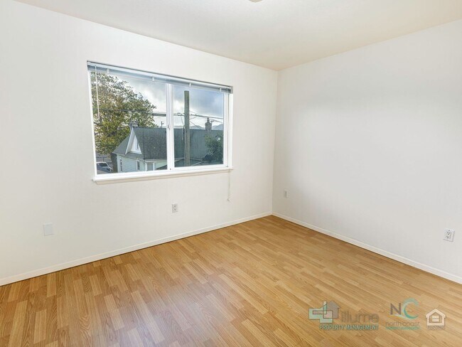 Building Photo - 849 1st Ave