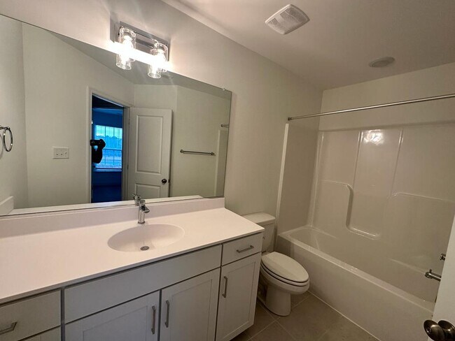 Building Photo - 7117 Leire Ln