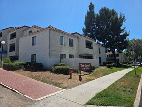 Building Photo - 700 W 3rd. Street #A215