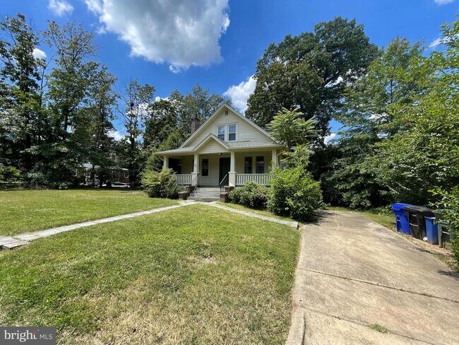 Building Photo - 3017 3rd St N