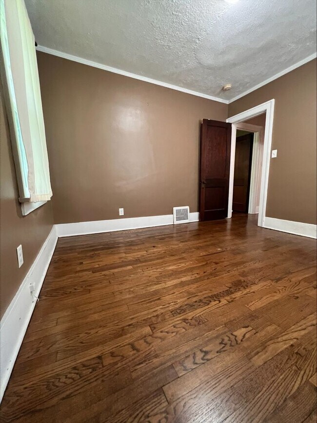 Building Photo - Coming Soon!!! Spacious 5 bedroom House Wi...