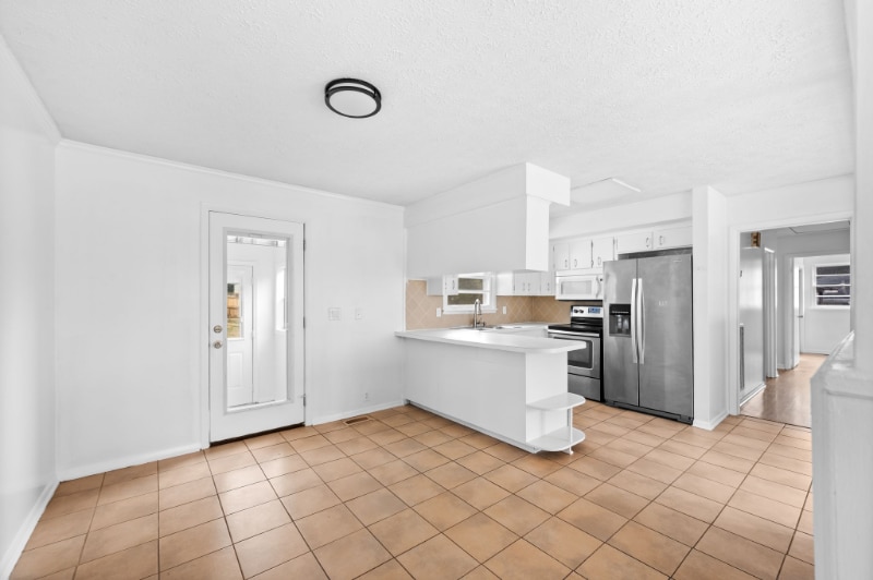 Building Photo - 504 Continental Dr