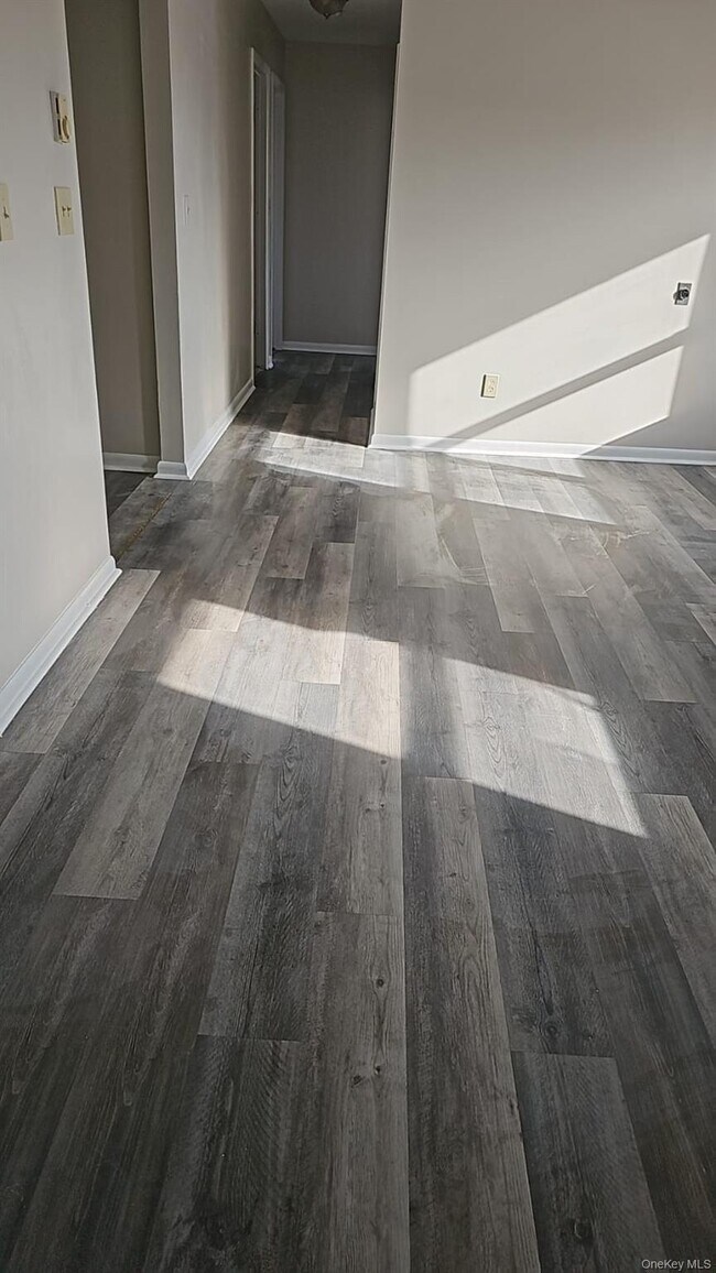 Building Photo - 109 Caesars Ln