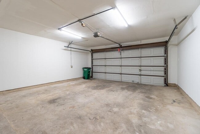 Building Photo - 8312 Roan Ln