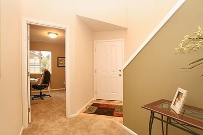 Building Photo - 4 Bedroom + Office in NE Lacey - Fully Fenced Yard and Minutes from freeway and JBLM - Available ...