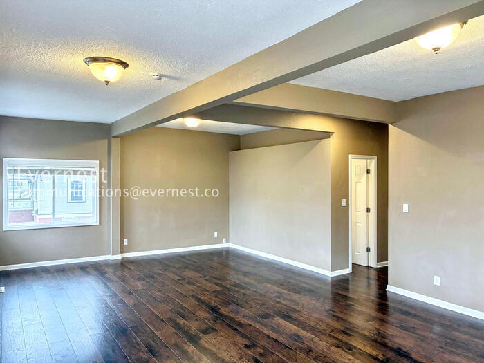 Building Photo - 1018 14th St