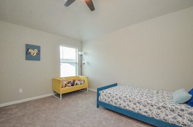 Building Photo - 3711 Lake Falls Dr