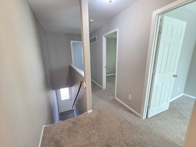 Building Photo - 4346 Swan Ave