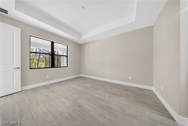 Building Photo - 1206 Moore Ave